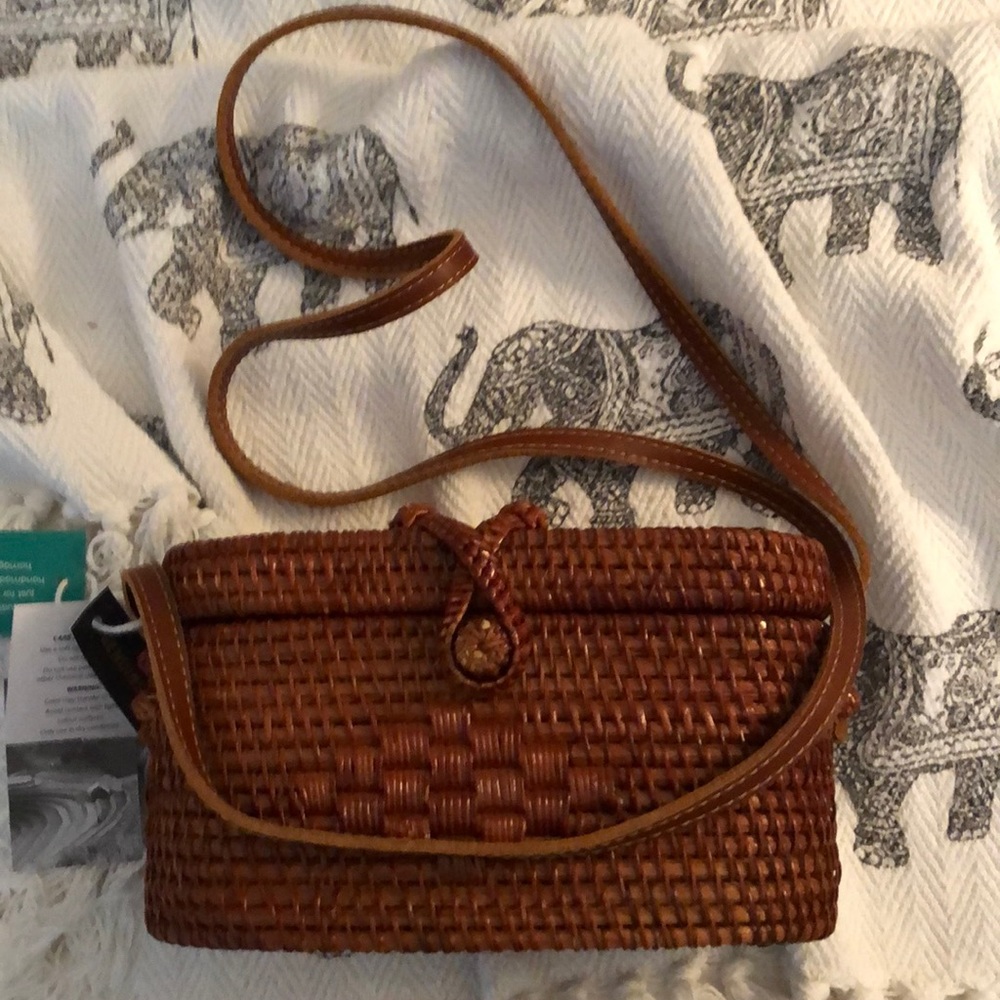 NWT cute size wicker handmade straw bag